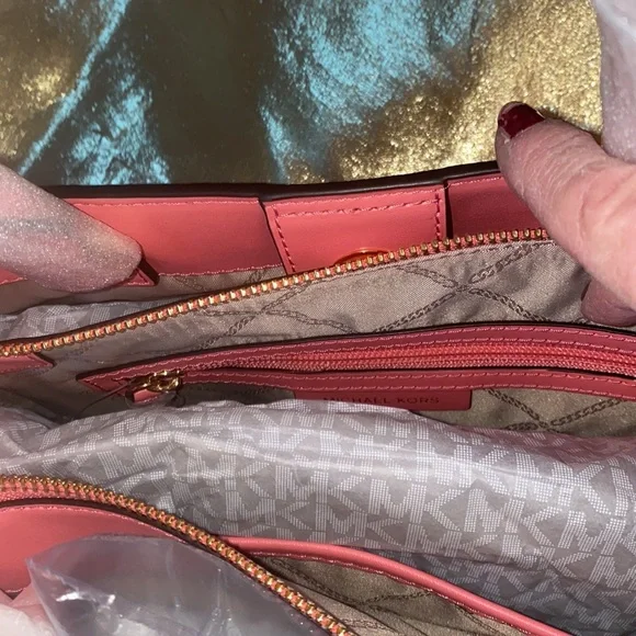 NWT Michael Kors Arielle Pebbled Faux Leather Satchel - Picture 7 of 12